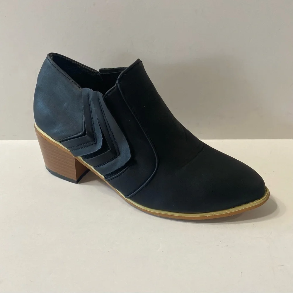 Black Faux Leather Square Heel Ankle Booties Size 5.5